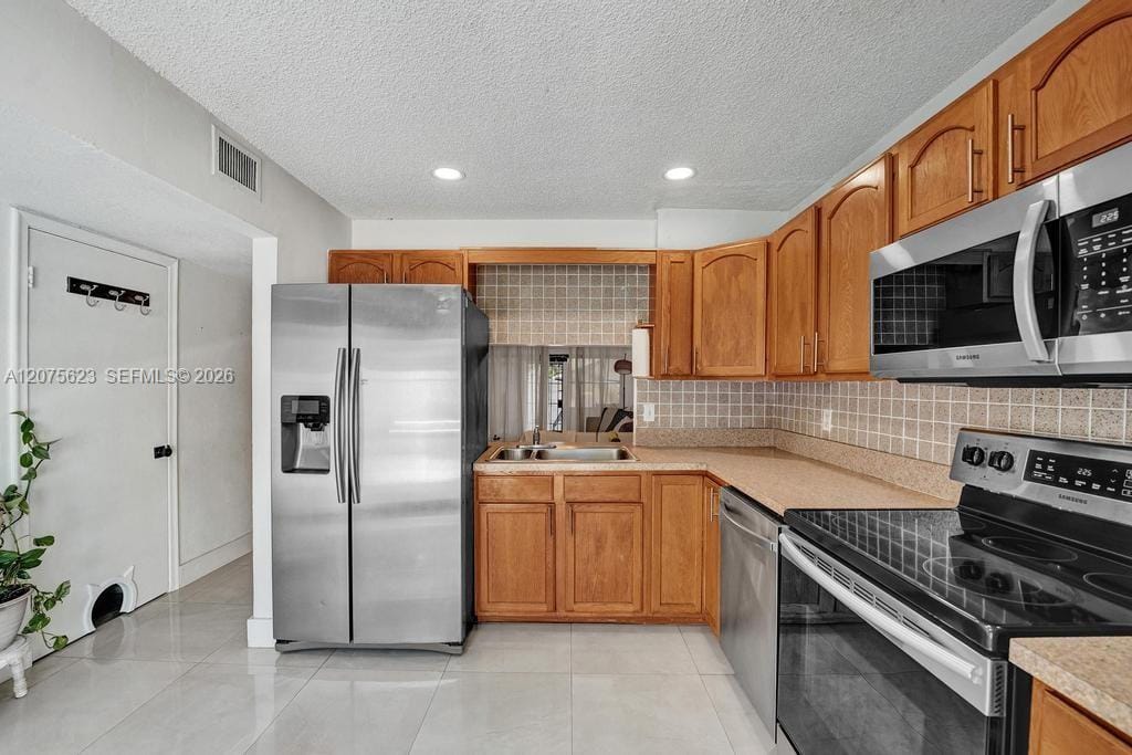3000 NW 5th Terrace 112, Pompano Beach, FL 33064 photo 12