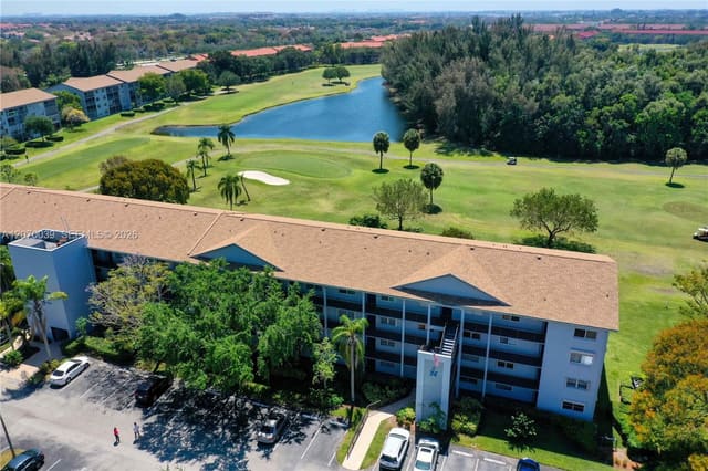 12500 SW 6th Street 311N, Pembroke Pines, FL 33027