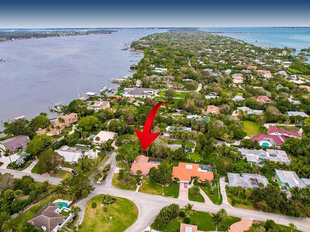 9 W HIGH POINT Road, Sewalls Point, FL 34996