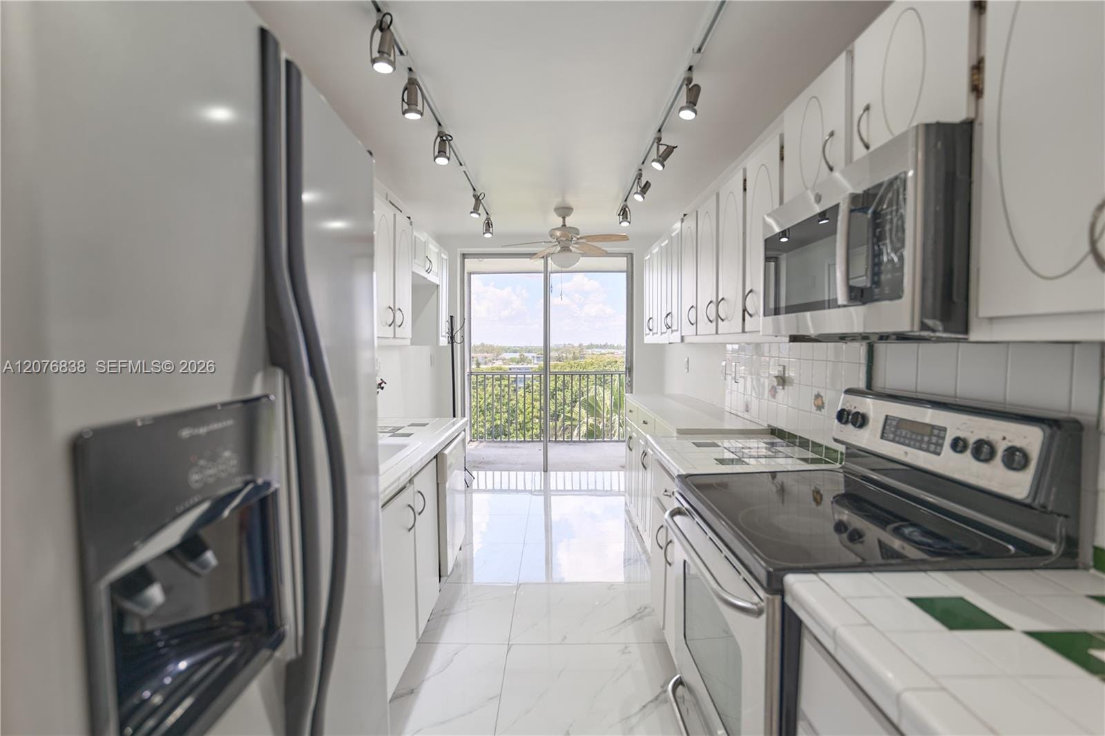 1750 NE 191st Street 829-4, Miami, FL 33179