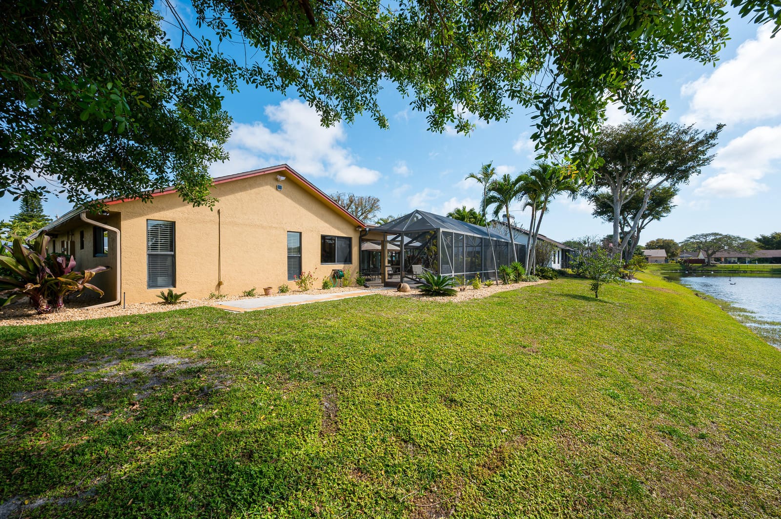 3250 Lakeview Boulevard — photo 9