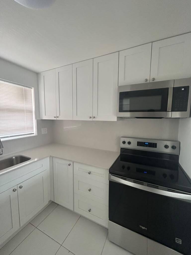 2881 N Pine Island Road 208 — photo 9
