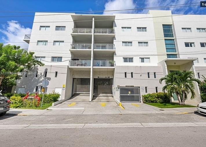 900 SW 7th Street 503 — photo 2