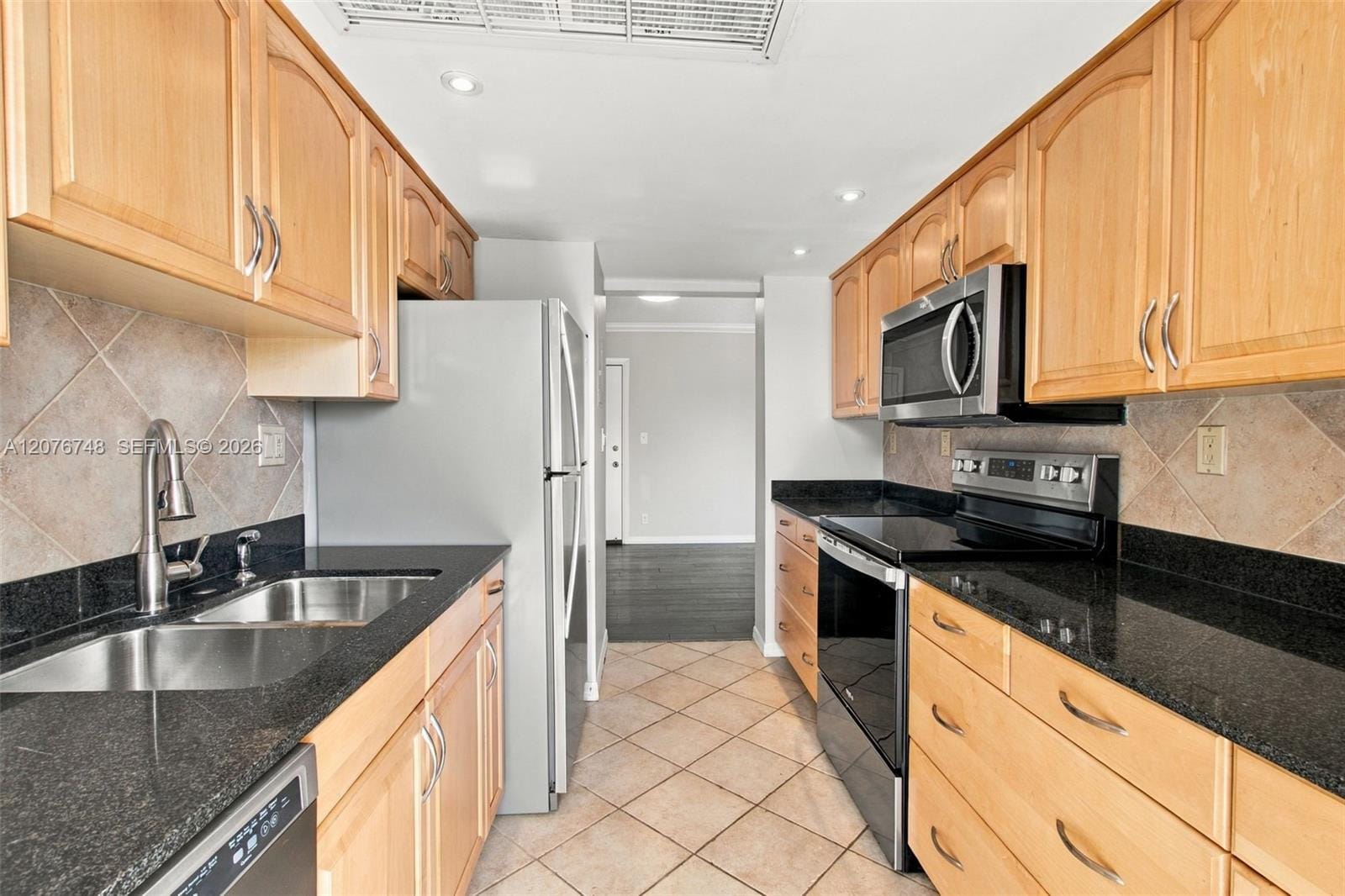 2715 N Ocean Boulevard 2C, Fort Lauderdale, FL 33308 photo 10