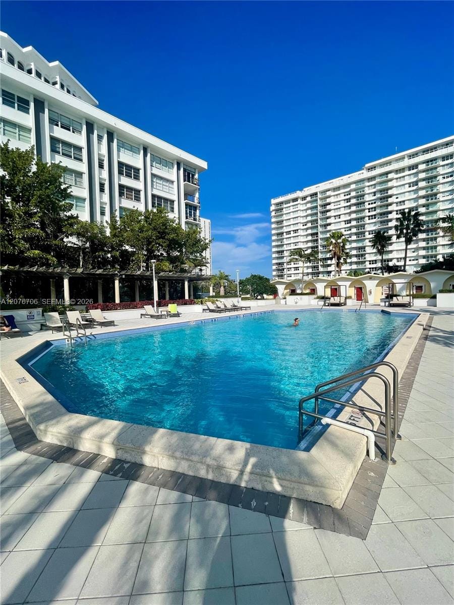 5600 Collins Avenue 16P — photo 12