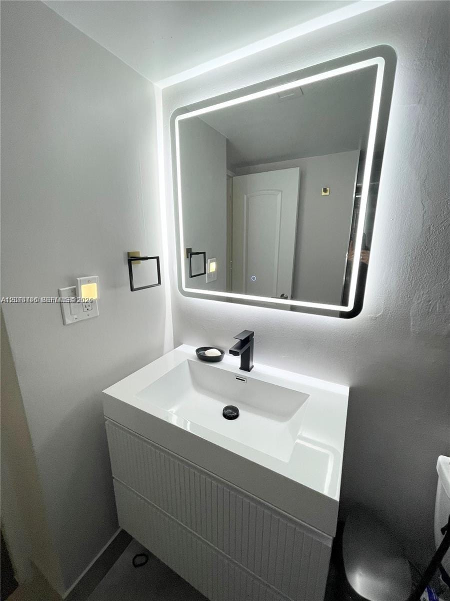 5600 Collins Avenue 16P — photo 8