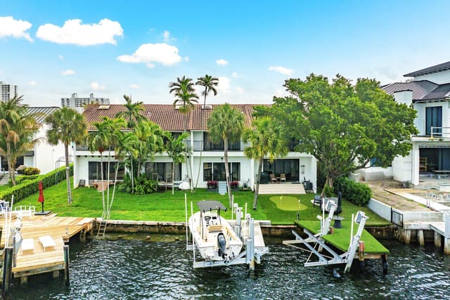 605 NE 19th Avenue, Deerfield Beach, FL 33441