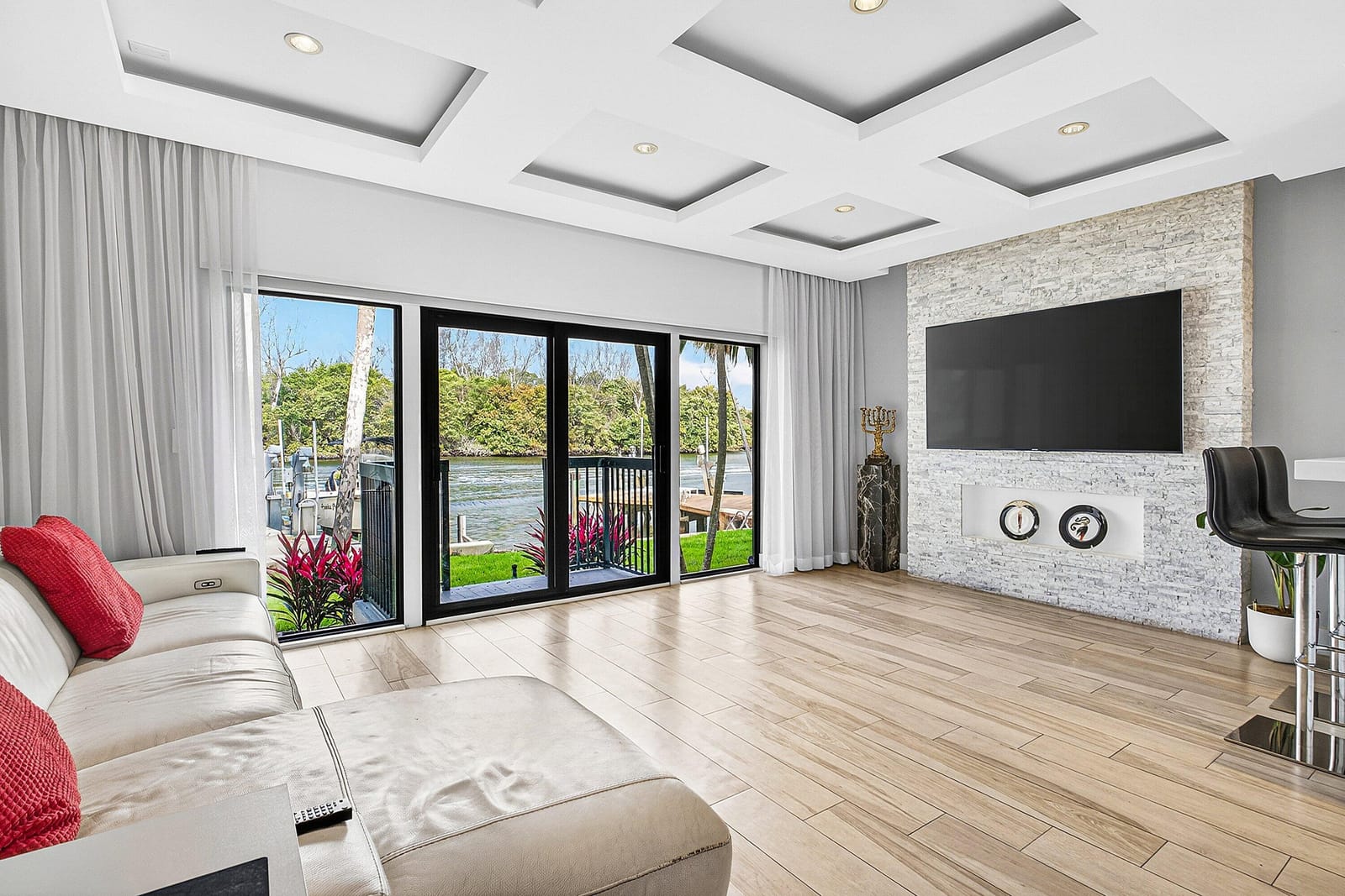 605 NE 19th Avenue, Deerfield Beach, FL 33441 photo 7
