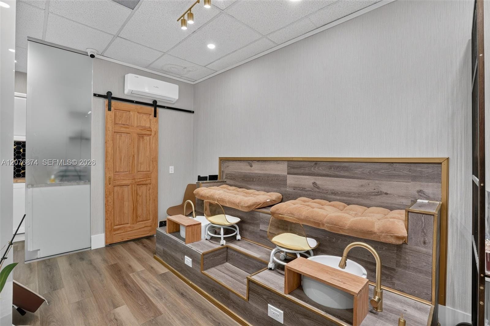 Nail Salon for Sale in Nail Salon For Sale In In Westchester — photo 2
