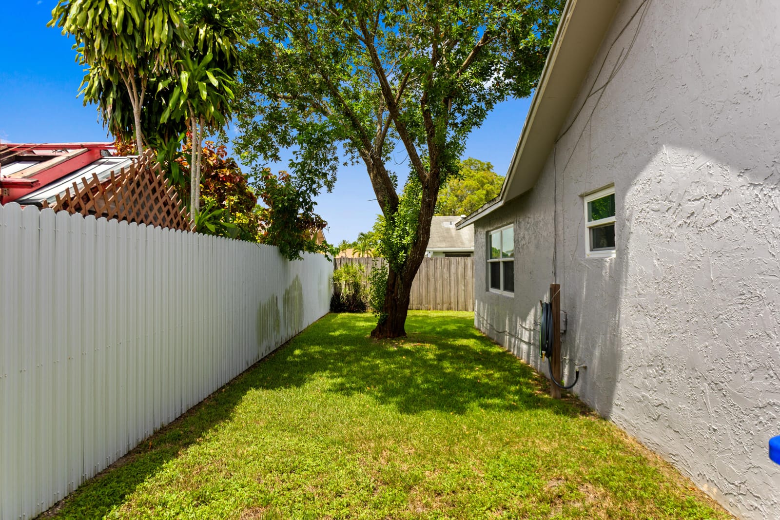 8621 NW 3RD Street, Pembroke Pines, FL 33024 photo 25