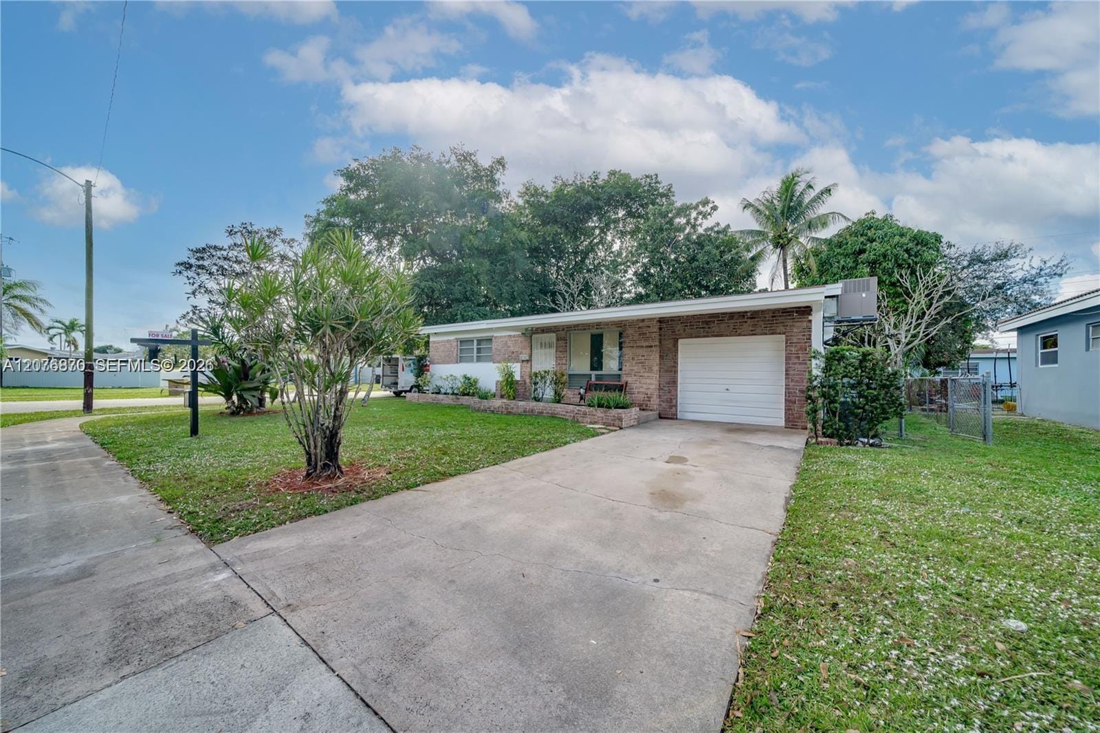 650 N 73rd Avenue, Hollywood, FL 33024