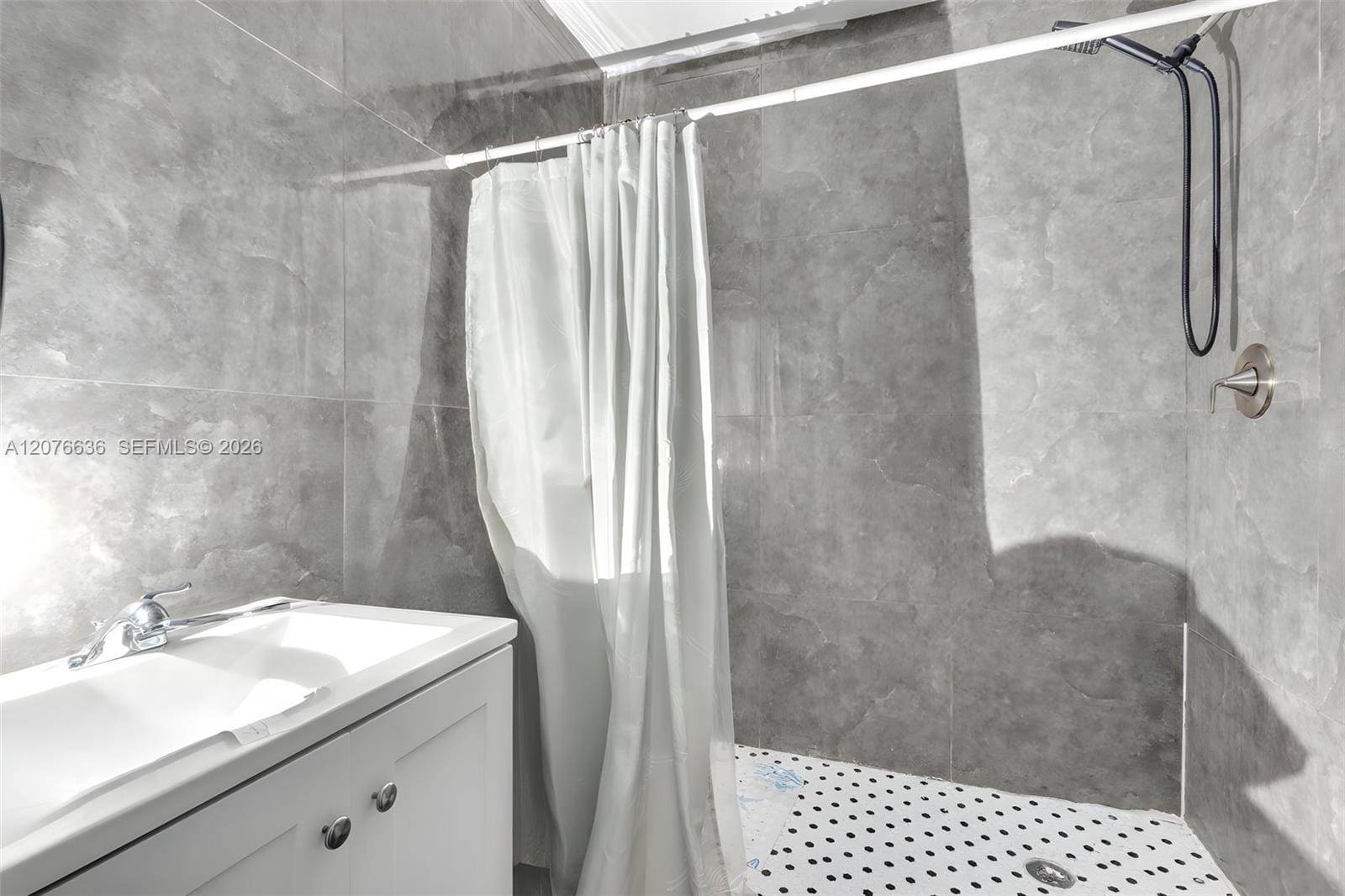 4510 SW 33rd Drive — photo 3
