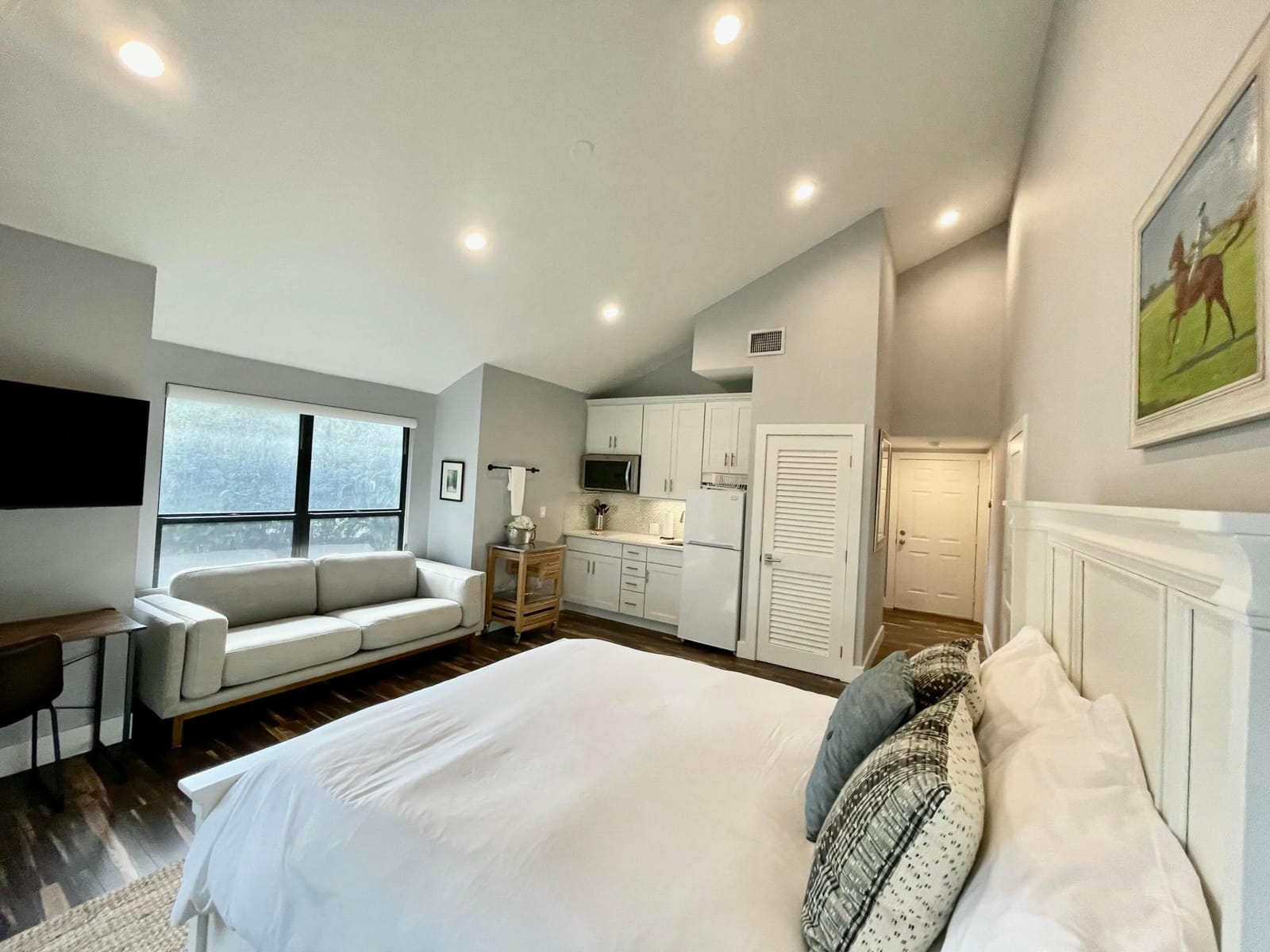 11863 Wimbledon Circle 547 — photo 1