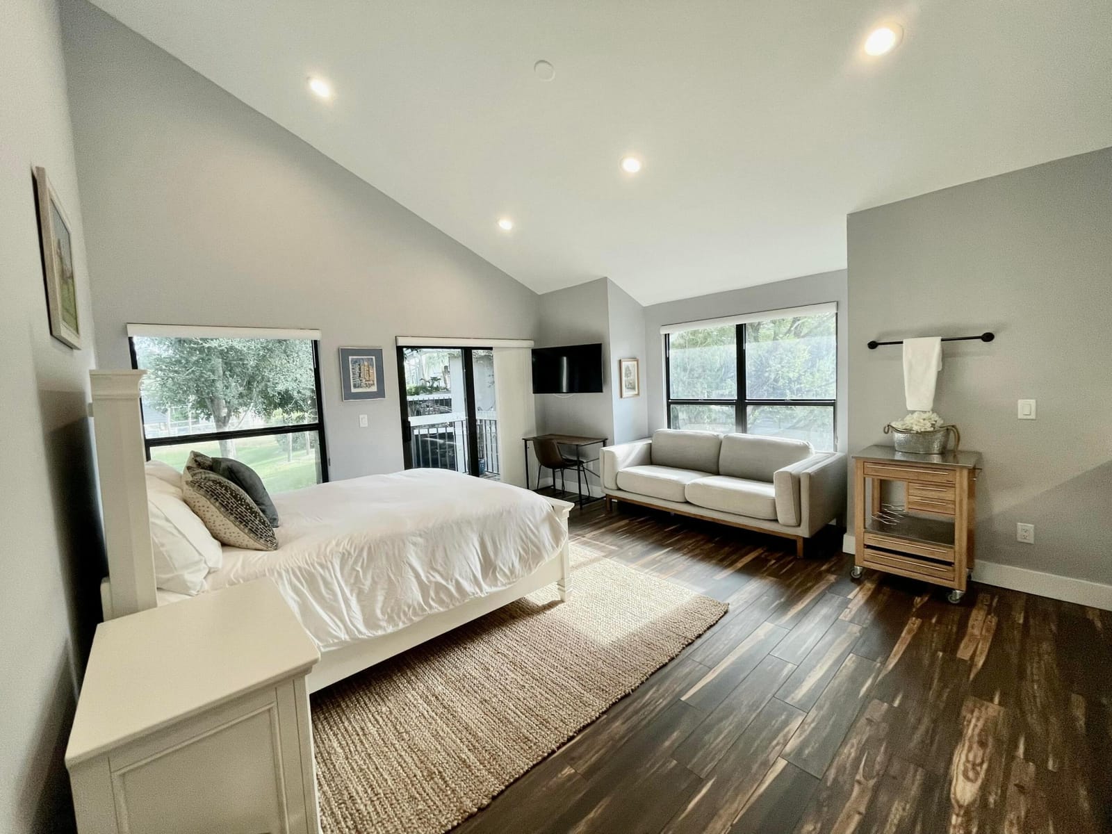 11863 Wimbledon Circle 547 — photo 2