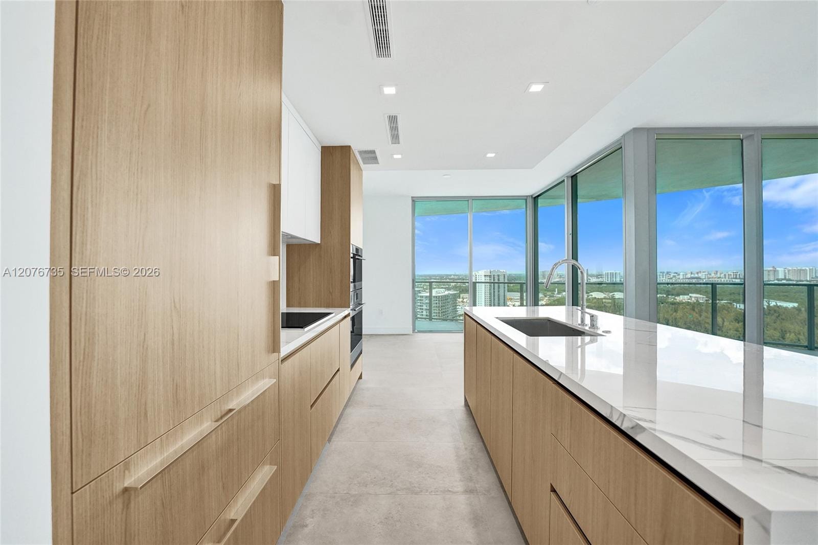 2411 Laguna Circle 2511, North Miami, FL 33181 photo 24