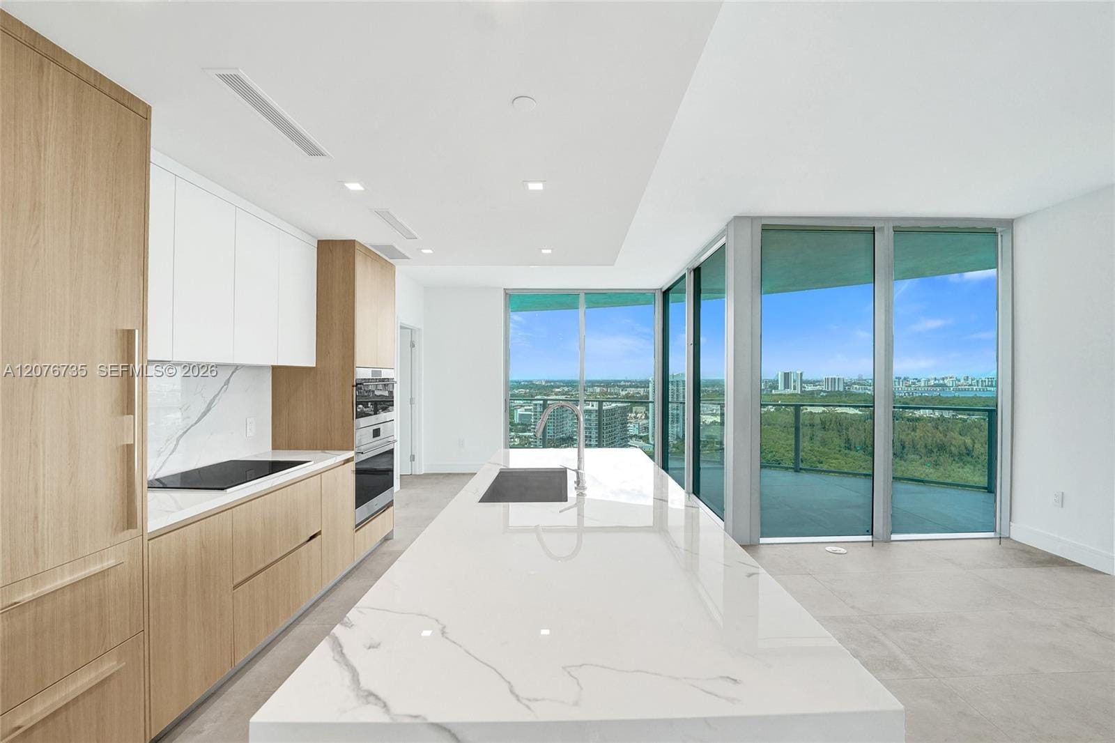 2411 Laguna Circle 2511, North Miami, FL 33181 photo 29