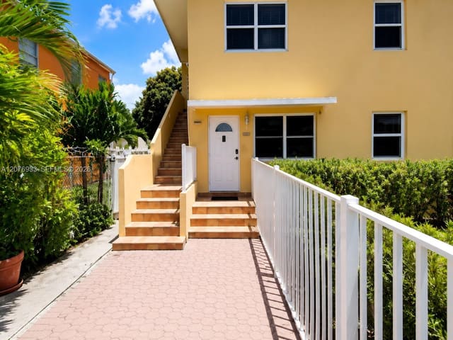 985 SW 10th Street 1, Miami, FL 33130