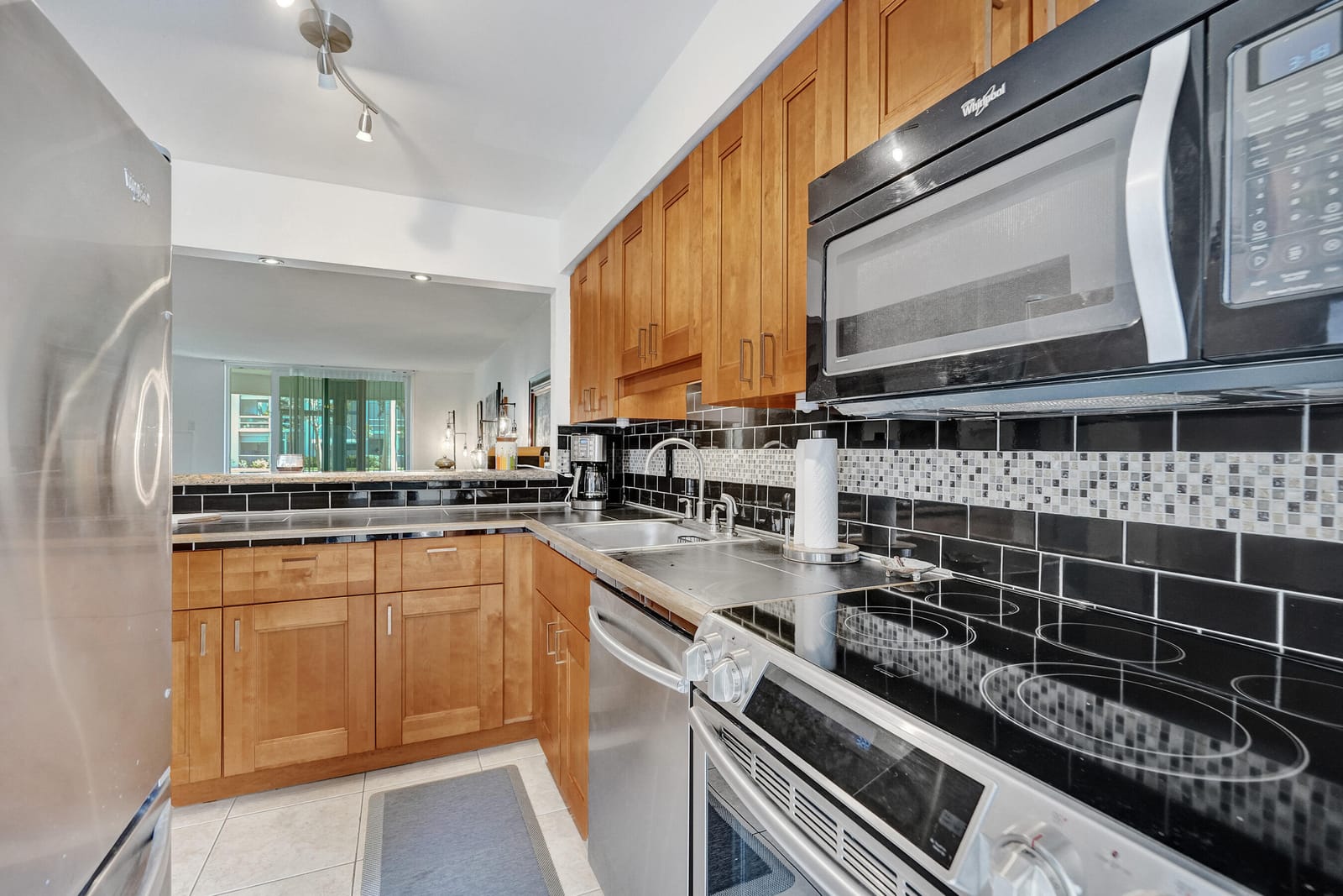 1040 SE 4TH Avenue 120 — photo 3