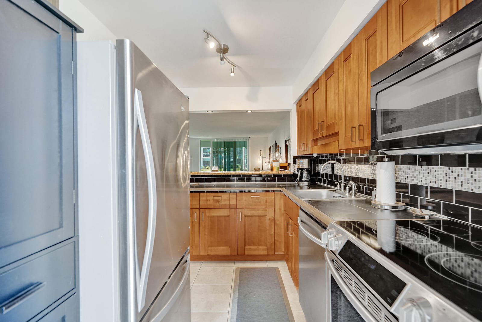 1040 SE 4TH Avenue 120 — photo 4