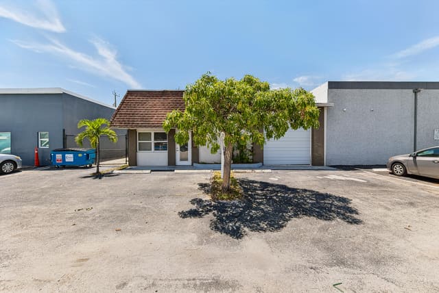 30 SW 5TH Court, Pompano Beach, FL