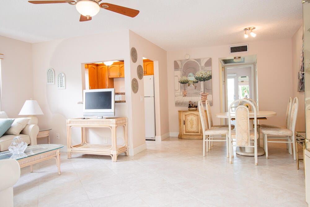 20 Lyndhurst A, Deerfield Beach, FL 33442 photo 2