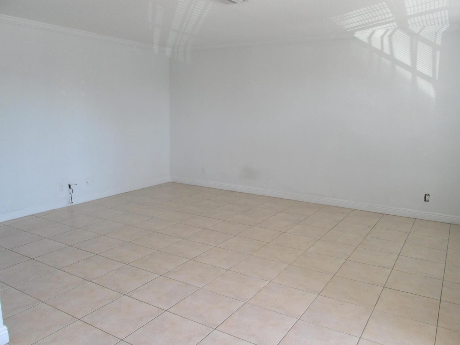 405 N Cypress Drive 4 — photo 4