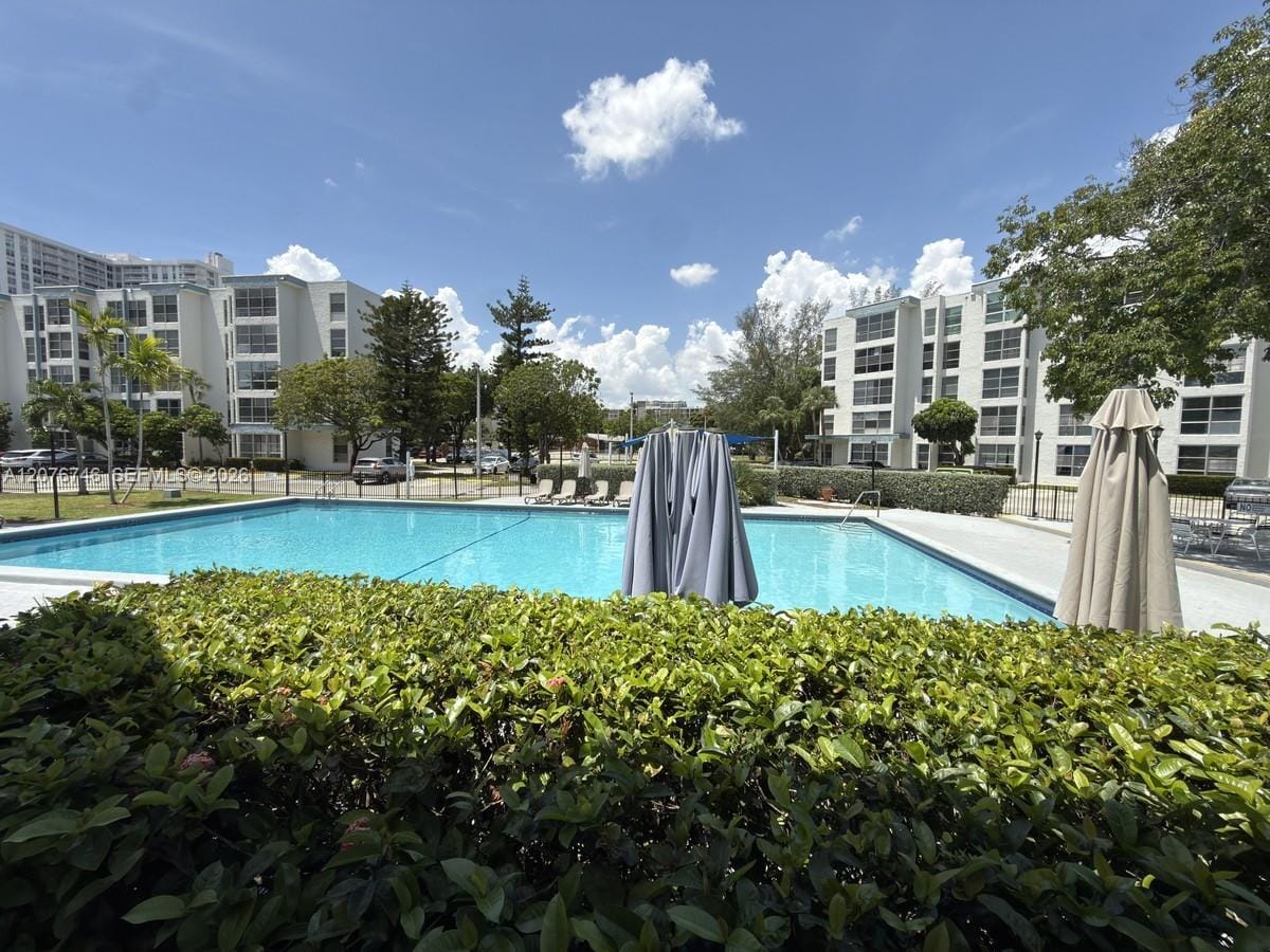 17560 Atlantic Boulevard 503 — photo 8