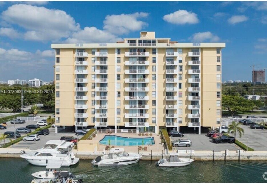 2000 NE 135th Street 405, North Miami, FL 33181