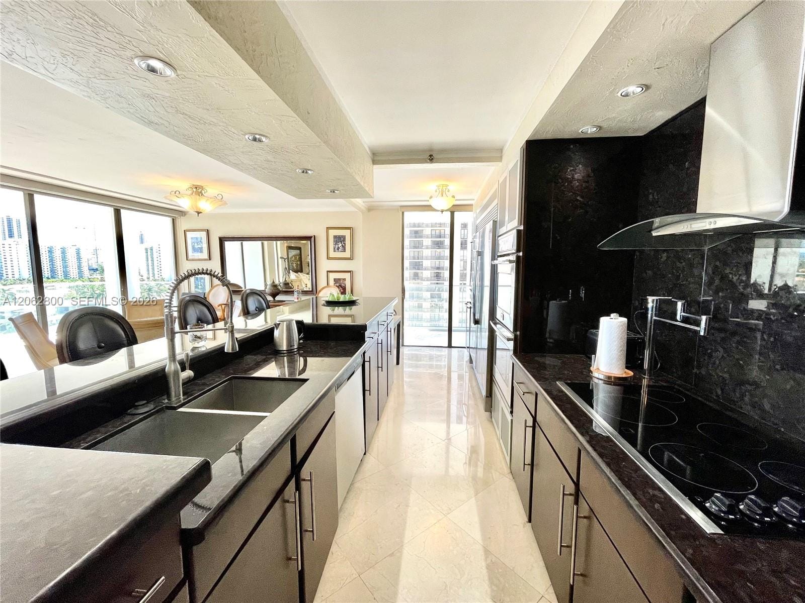 19707 Turnberry Way 10E, Aventura, FL 33180 photo 5