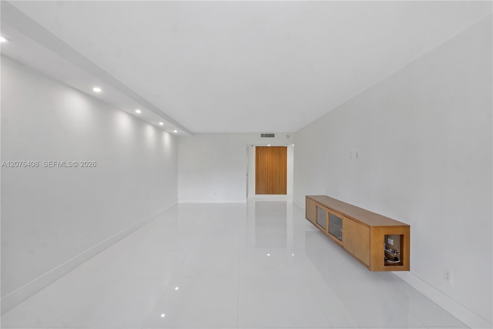 90 Edgewater Drive 104 — photo 9