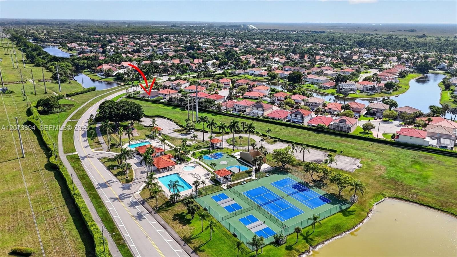18360 Coral Isles Drive — photo 4