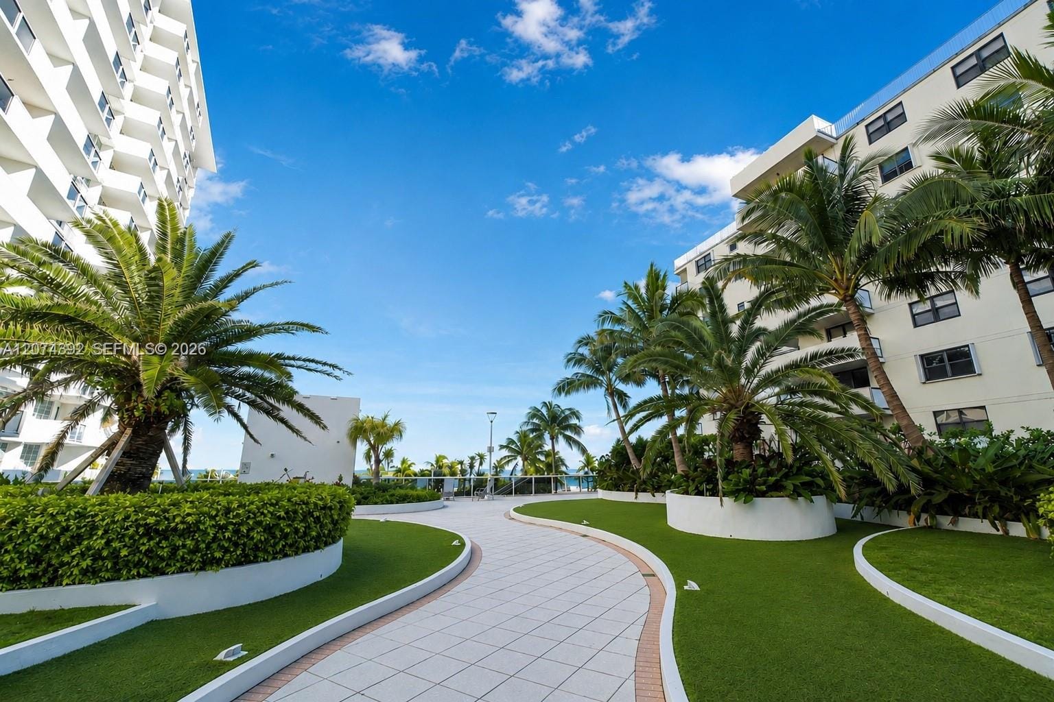 100 Lincoln Road 631 — photo 8