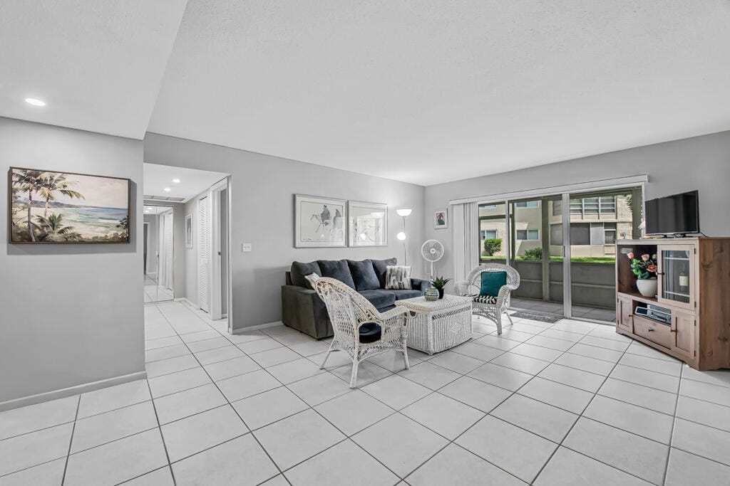 752 LORI Drive 217, Palm Springs, FL 33461 photo 2