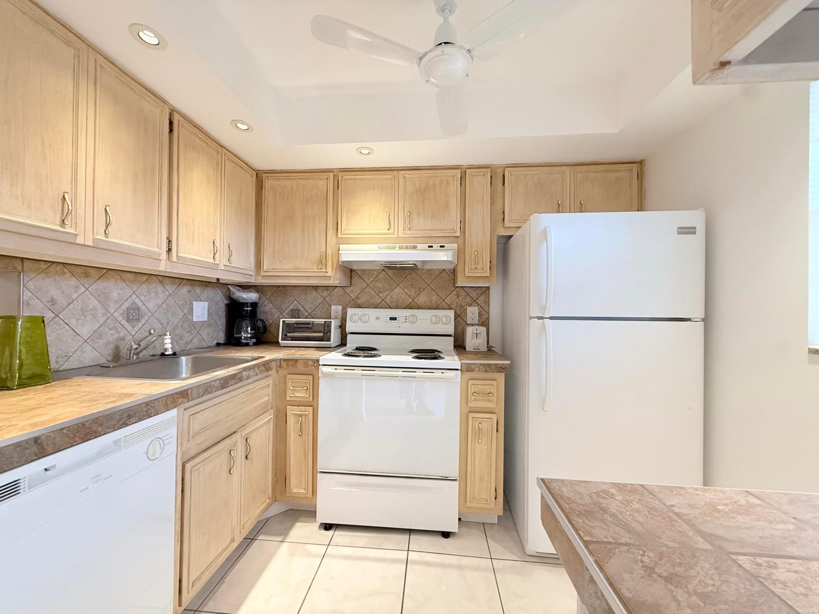 2800 NW 47th Terrace 106B — photo 3