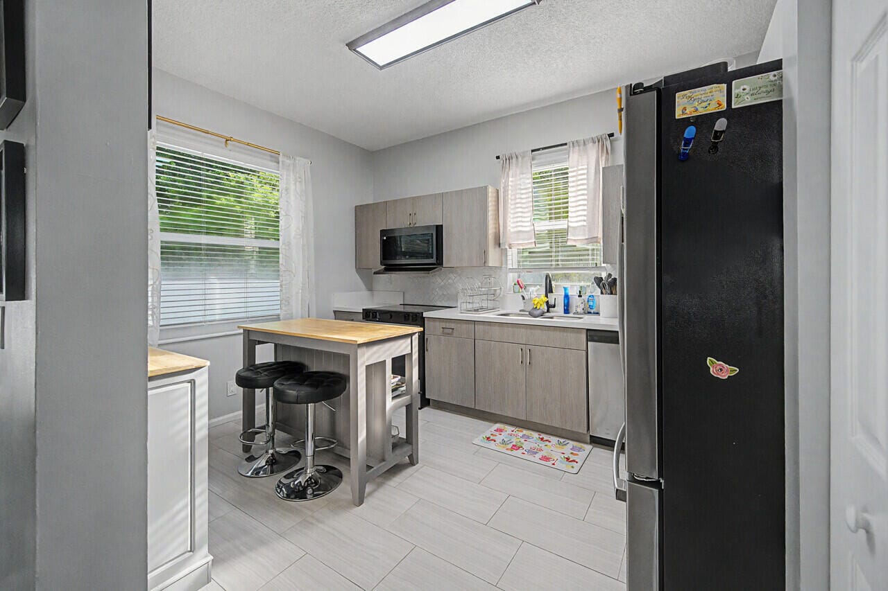 6817 NW 32ND Court, Margate, FL 33063 photo 11