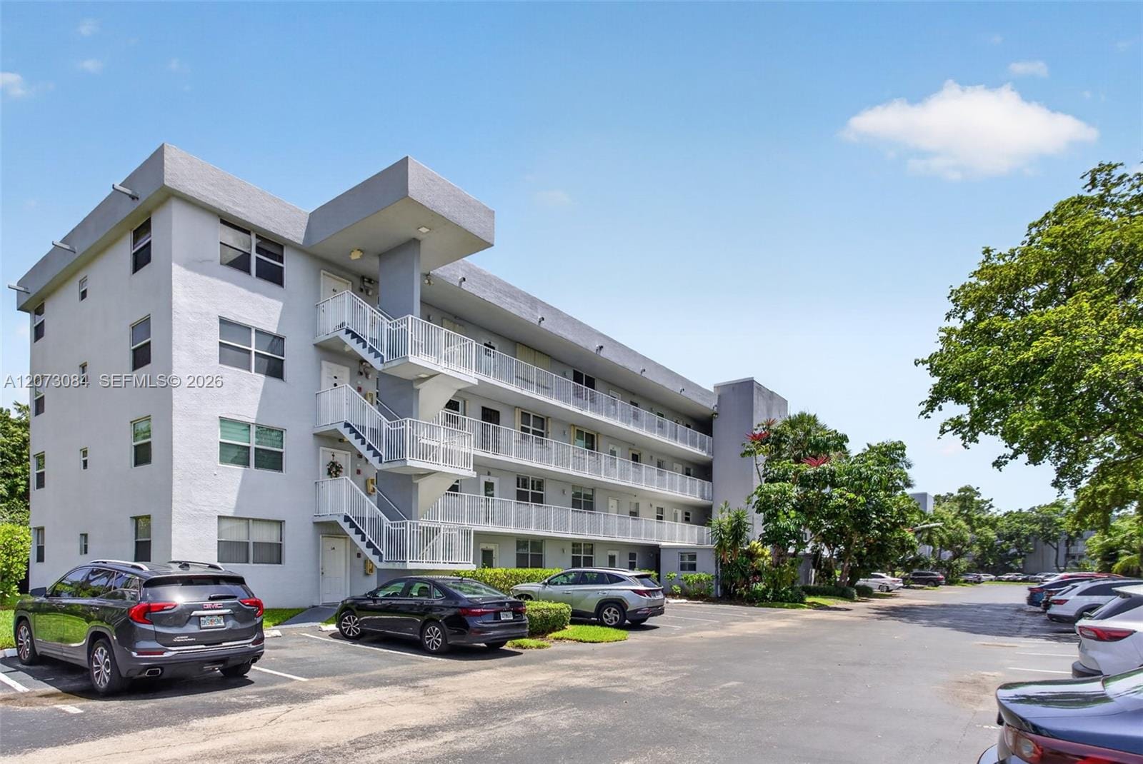 106 Royal Park Drive 3D, Oakland Park, FL 33309