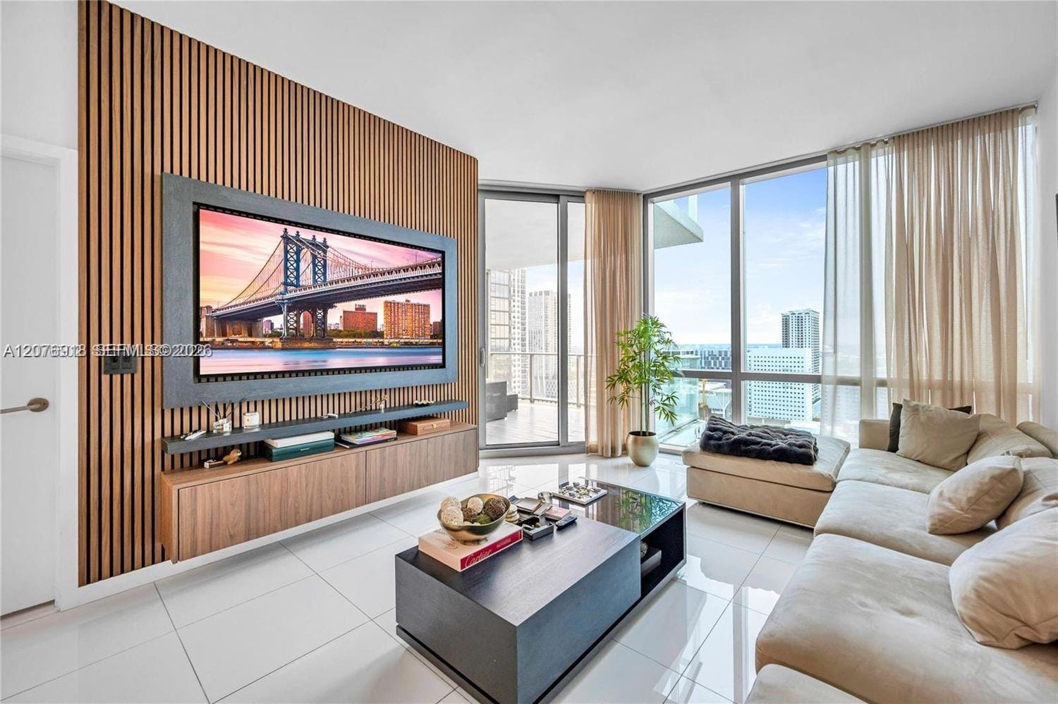 851 NE 1st Avenue 2408, Miami, FL 33132