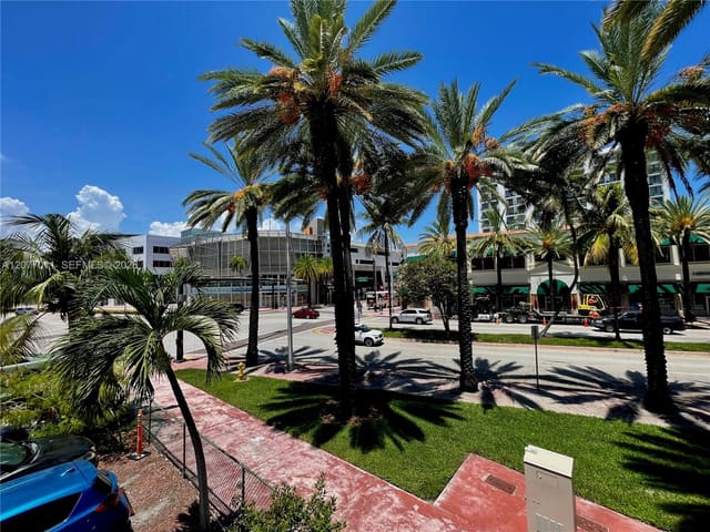 441 Collins Avenue 30, Miami Beach, FL 33139