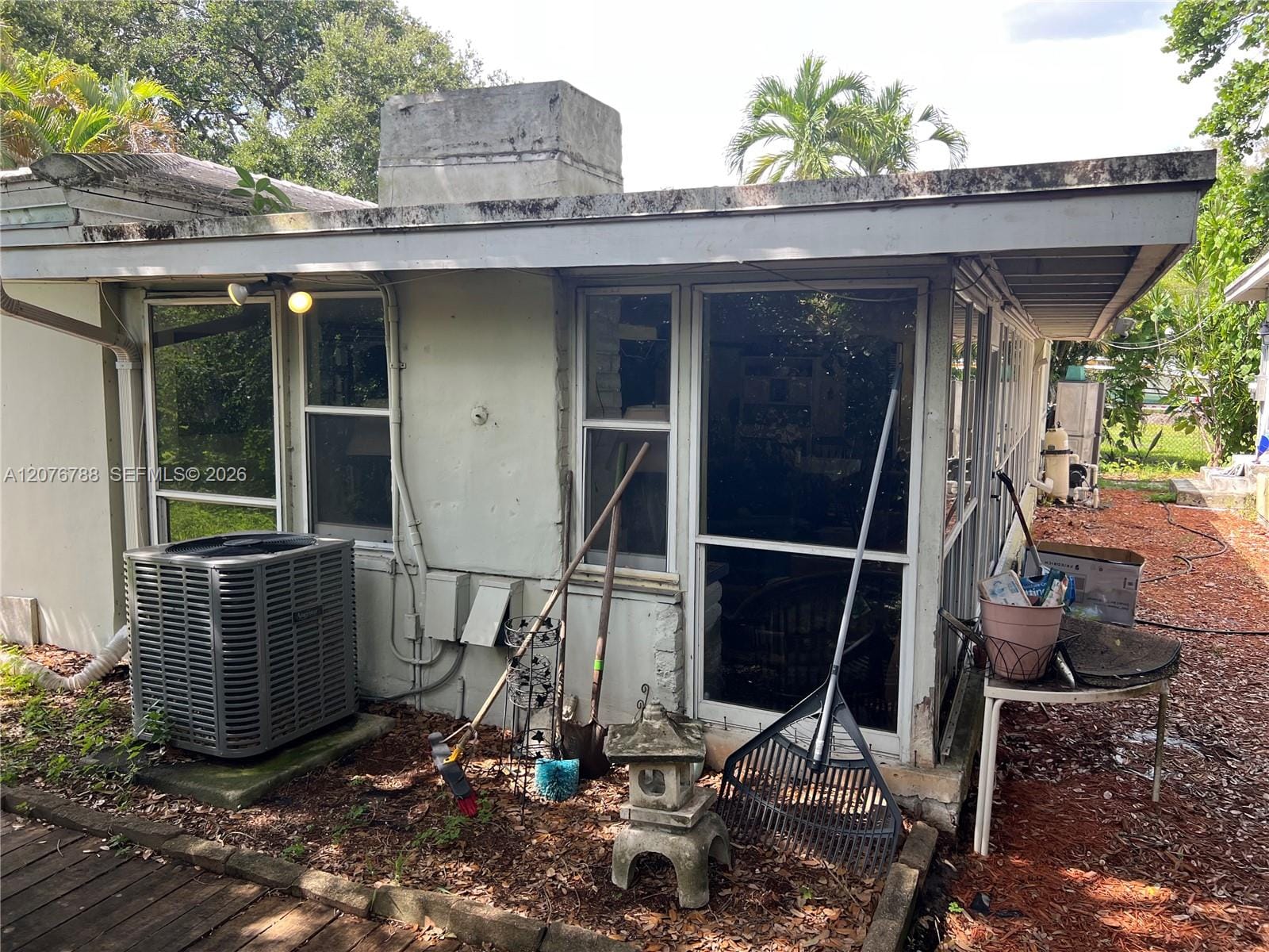 11429 NE 11th Place, Biscayne Park, FL 33161 photo 5