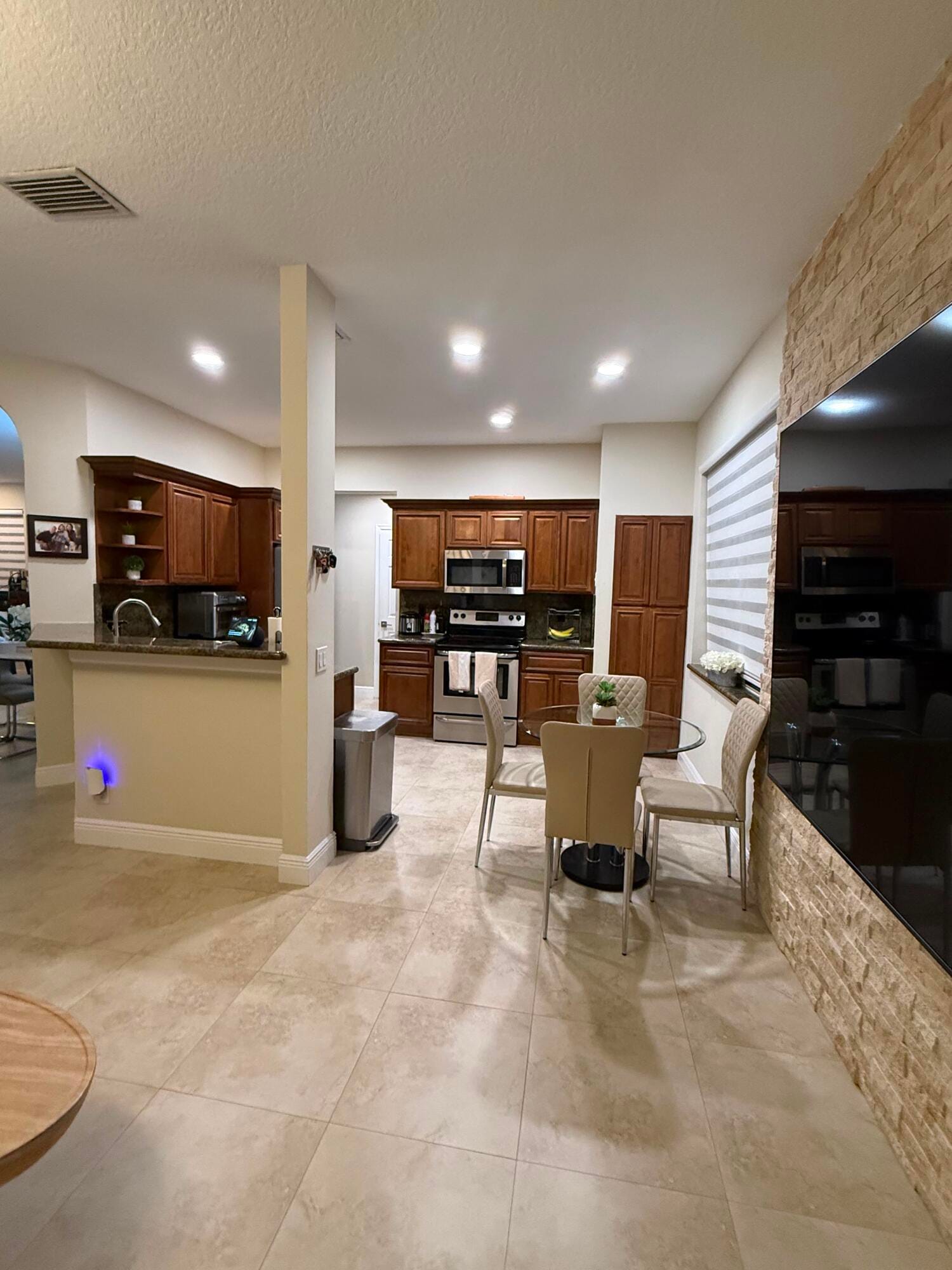 844 Falling Water Road — photo 9