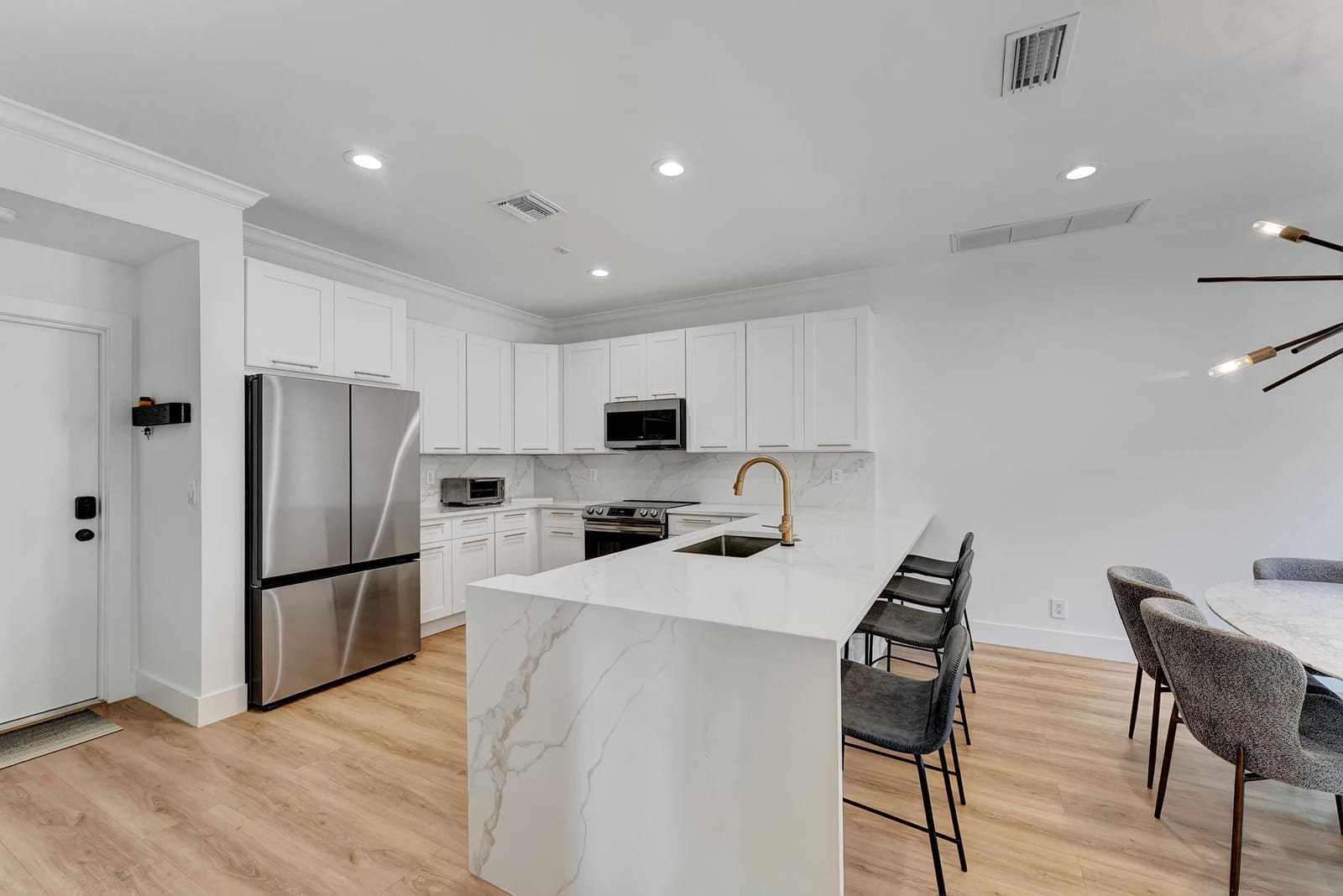 5600 Cambridge Boulevard, Boca Raton, FL 33496 photo 3