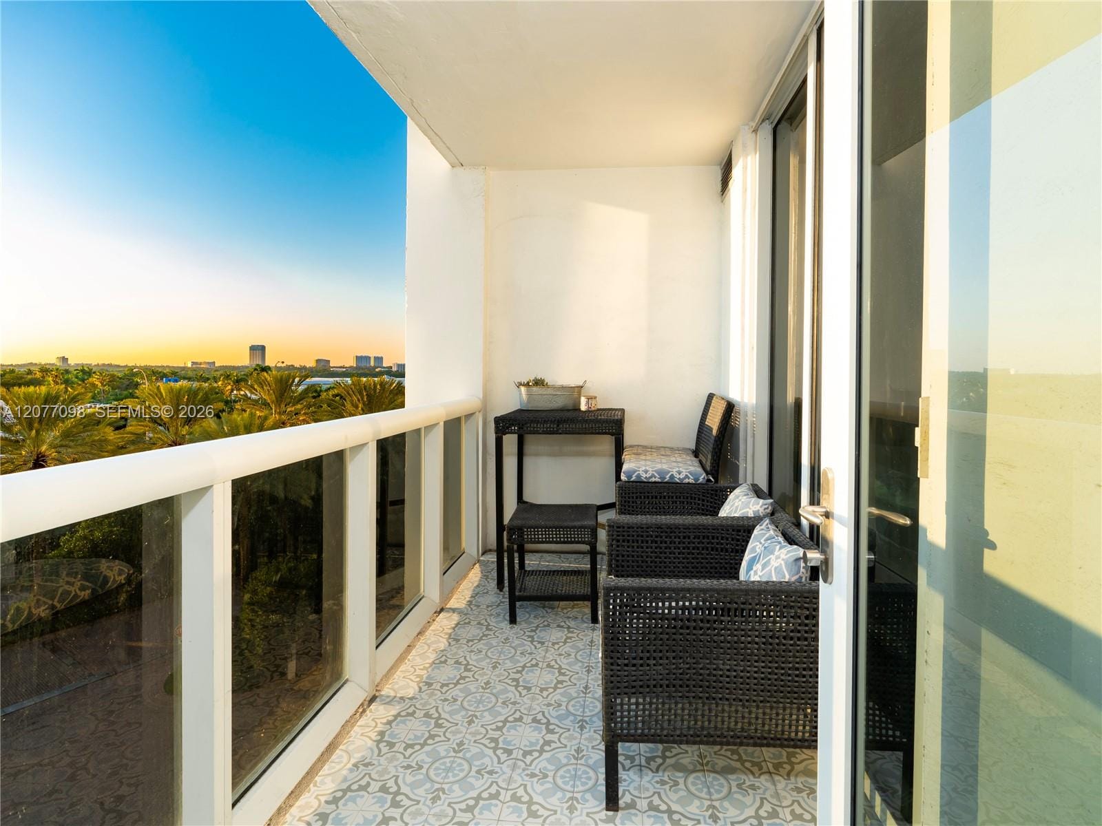 10275 Collins Avenue 527, Bal Harbour, FL 33154