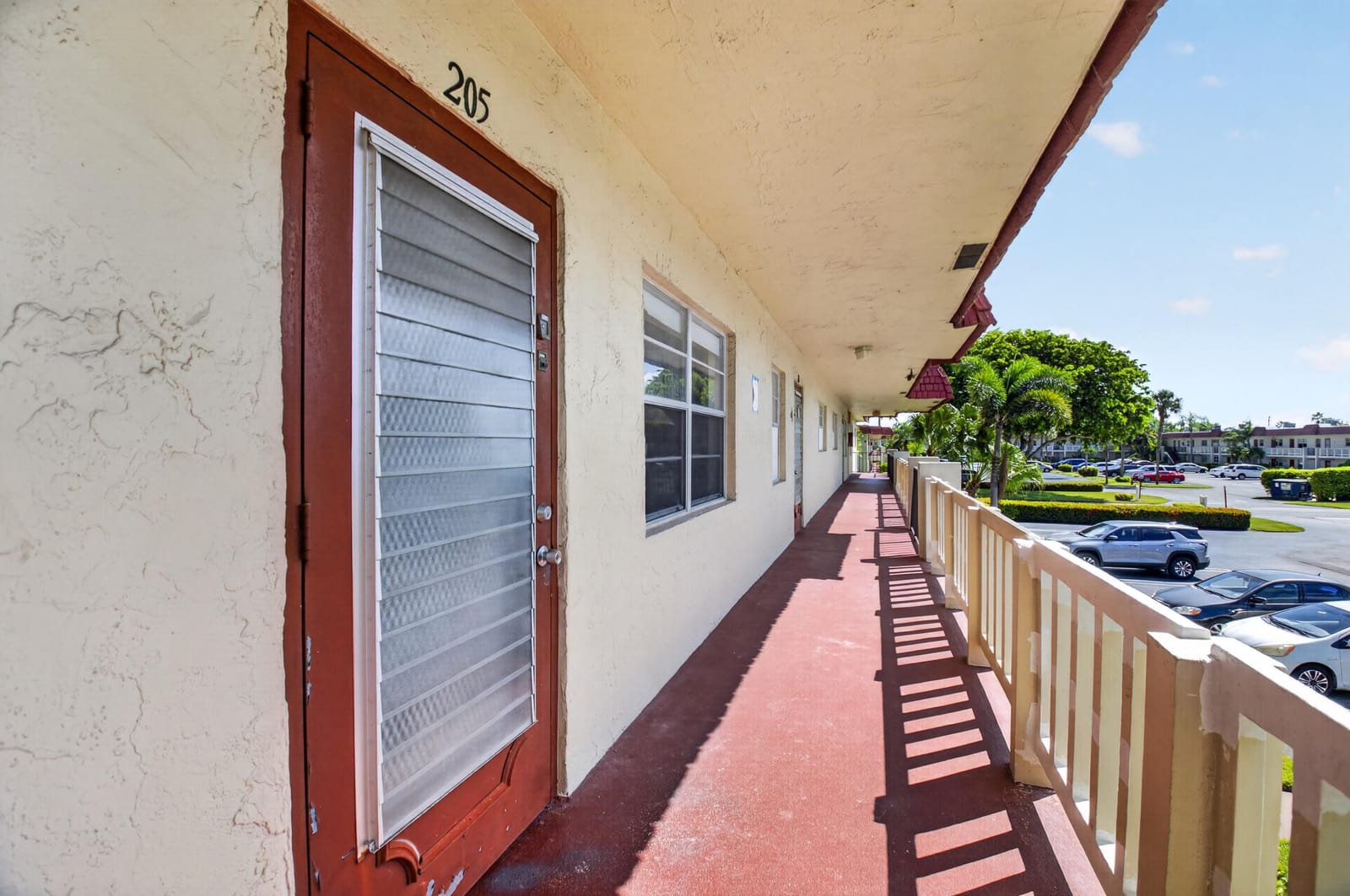2 Abbey Lane 205 — photo 4