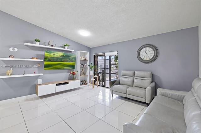 827 NE 199th Street 206, Miami, FL 33179