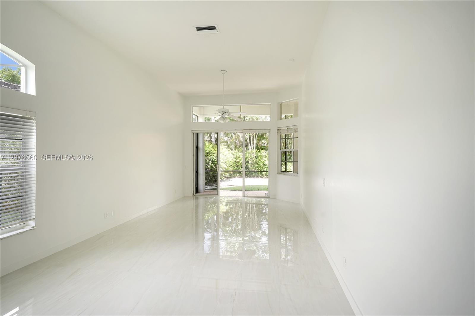 2527 Jardin Drive 2527 — photo 12