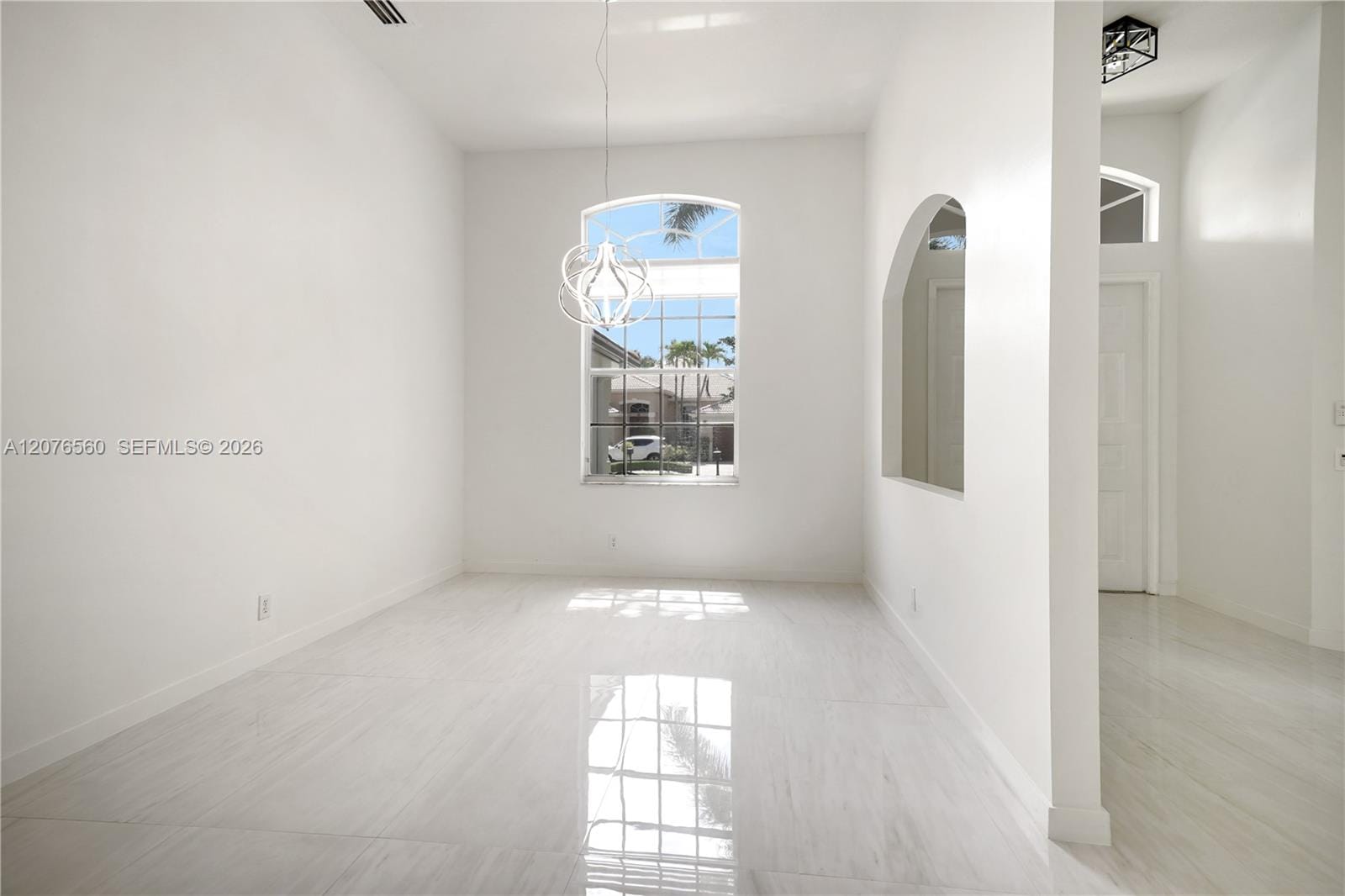 2527 Jardin Drive 2527 — photo 6