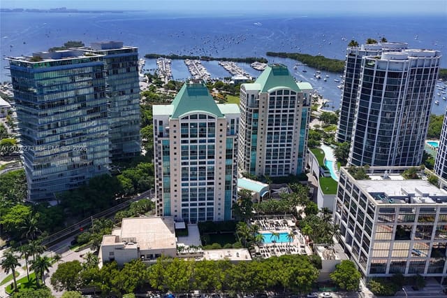 3400 SW 27th Avenue 902, Miami, FL 33133