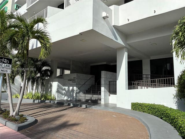 4301 Collins Avenue 402, Miami Beach, FL 33140