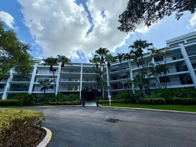 16141 W BLATT Boulevard 413, Weston, FL 33326