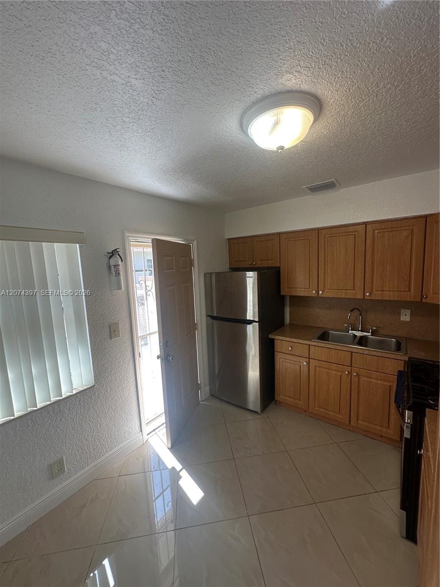 512 SW 10th Street, Hallandale Beach, FL 33009 photo 8